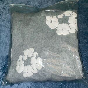 Grey Denim Tears Hoodie 
Size M
Never worn